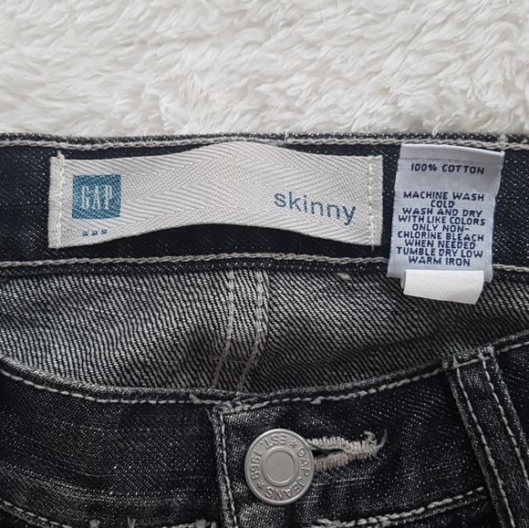 Gap distressed black skinny jeans size 2 - Picture 9 of 12